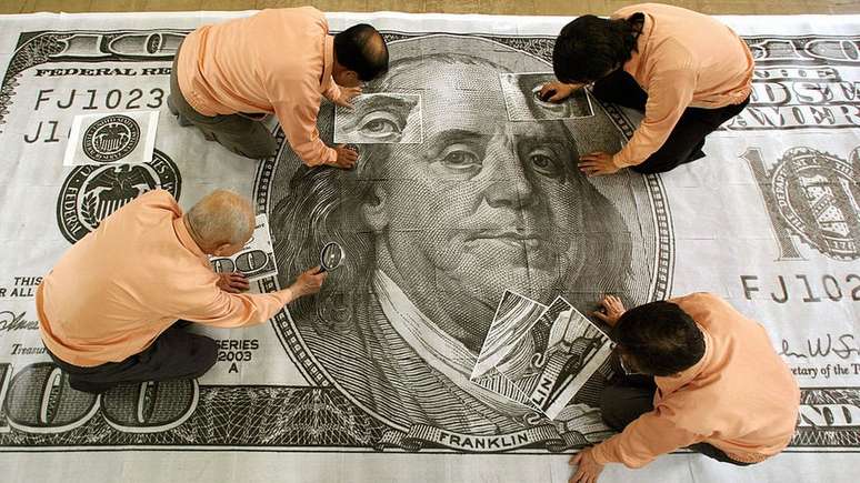 Consenso entre os analistas &eacute; que, apesar das diferen&ccedil;as entre os pa&iacute;ses, a desvaloriza&ccedil;&atilde;o do d&oacute;lar traz mais benef&iacute;cios do que desvantagens para a regi&atilde;o