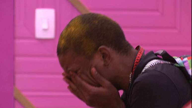 Ator Lucas Penteado deixou o 'Big Brother Brasil' na manh&atilde; deste domingo, 7