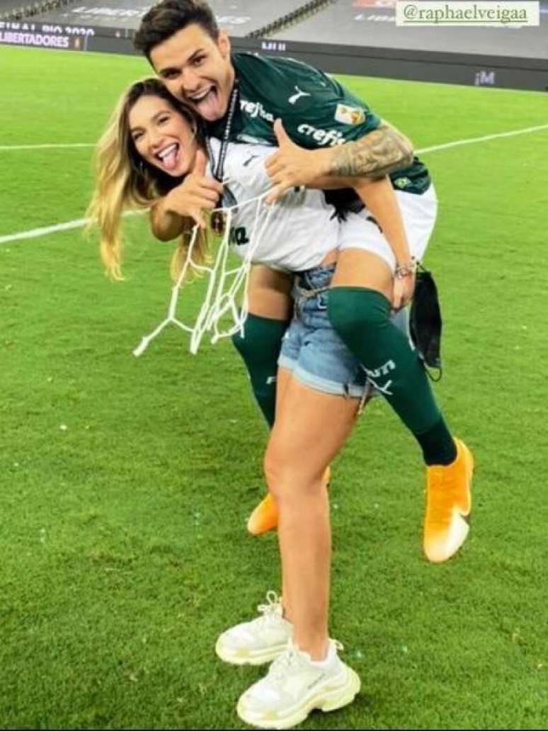 Bruna Santana e o namorado meia do Palmeiras (Foto: Reprodução/Instagram)