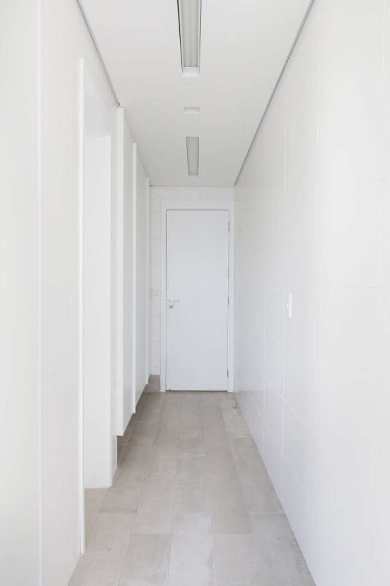 41. Modelo de luminária para corredor interno. Projeto por Karen Pisacane
