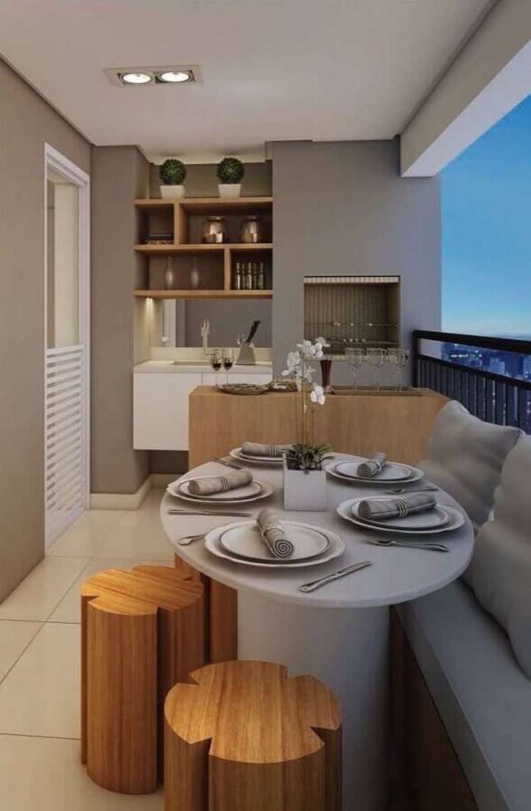 43. M&oacute;veis planejados para decora&ccedil;&atilde;o de varanda pequena com churrasqueira &ndash; Foto: Jeito de Casa