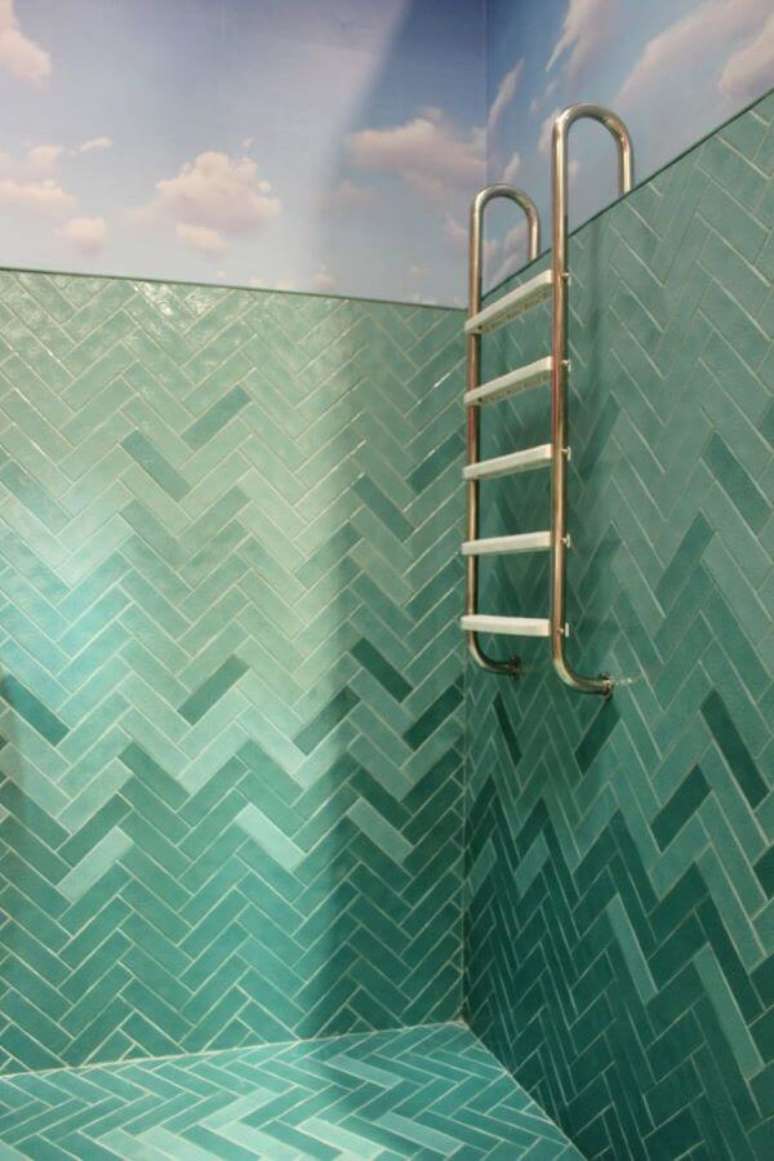 10. Banheiro com revestimento em tons de verde – Via: Pinterest