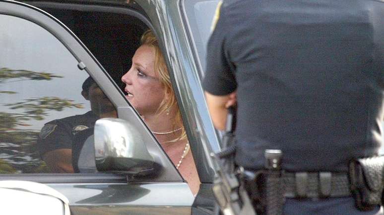 Spears se envolveu em várias polêmicas públicas nos anos 2000
