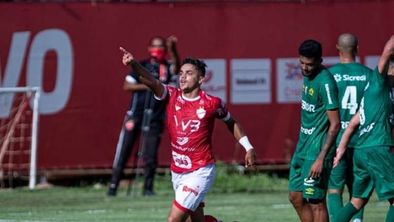 João Pedro vem recebendo chances no Vila Nova após Brasileirão sub-23 (Foto: Divulgação/Vila Nova)