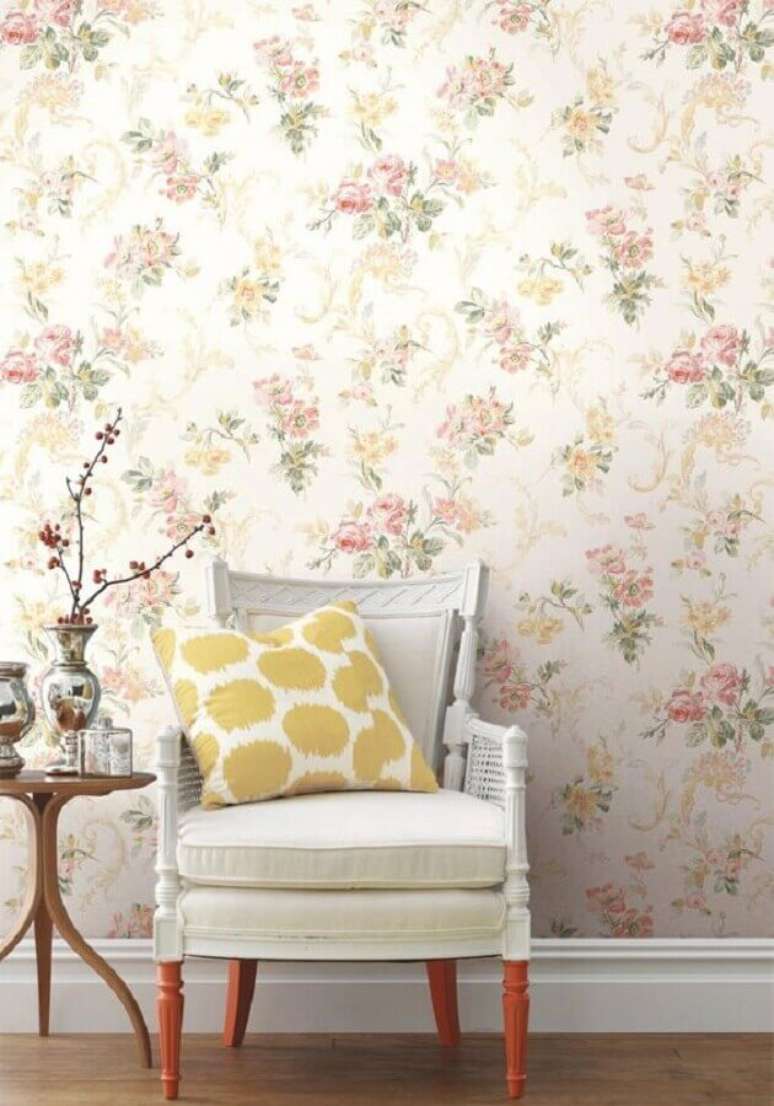 28. Decora&ccedil;&atilde;o simples com papel de parede floral rom&acirc;ntico &ndash; Foto: Home Fashion Trend