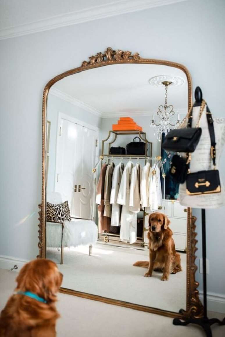 16. O espelho vintage é um elemento útil na composição de ambientes. Fonte: Pinterest