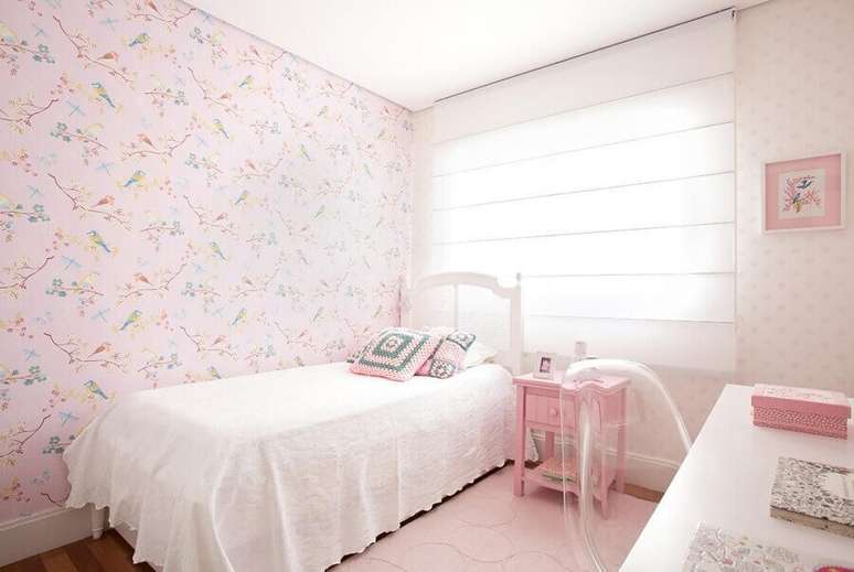 50. Papel de parede rom&acirc;ntico feminino para decora&ccedil;&atilde;o de quarto de menina &ndash; Foto: Liliana Zenaro