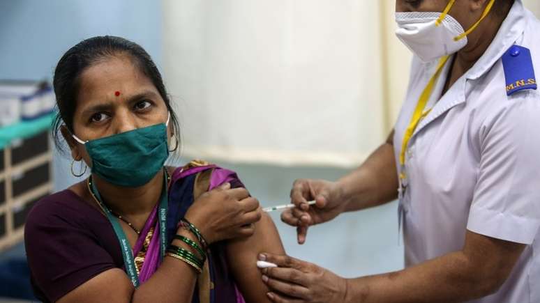 Apesar de ter se tornado um 'eldorado' de fabricação de vacinas, Índia não será a primeira a vacinar sua população