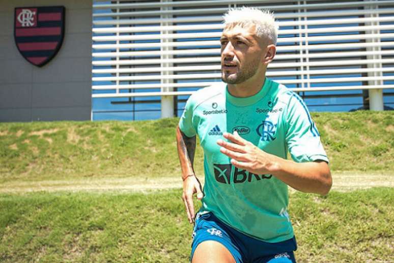 Arrascaeta em treino no Ninho do Urubu (Foto: Alexandre Vidal/Flamengo)