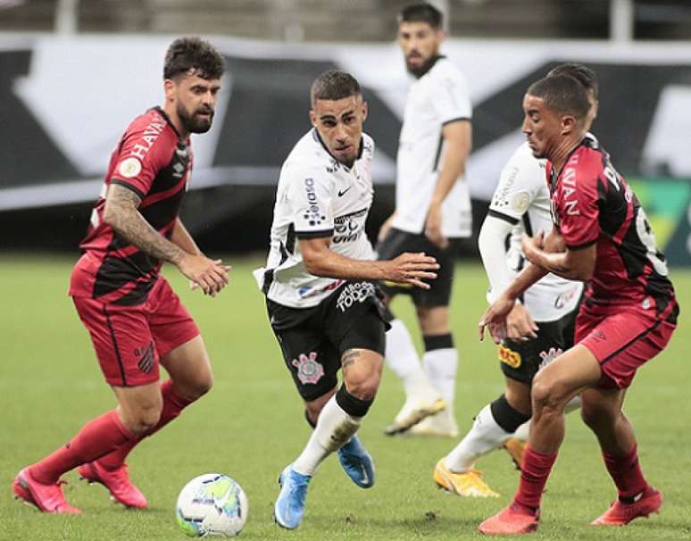 Brigando por vaga na pré-Libertadores, Timão e CAP fizeram jogo equilibrado (Foto: Rodrigo Coca/Ag. Corinthians)