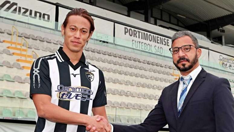 Honda foi anunciado pelo Portimonense (Foto: DIVULGAÇÃO/PORTIMONENSE)