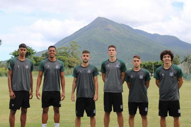 Jovens formados no Figueira integrarão o elenco profissional em 2021 (Patrick Floriani/FFC)