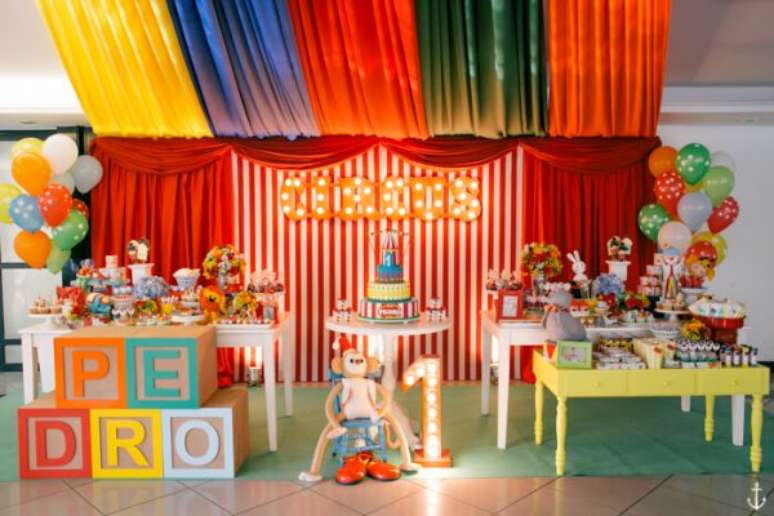 19. Os temas de festa infantil circo ficam ainda mais bonito com decorações criativas – Por: Lápis de mãe