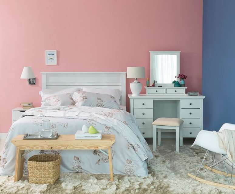 3. Tendências para quartos em 2021: tapetes, cortinas e jogos de cama devem formar uma combinação aconchegante. Fonte: Pinterest