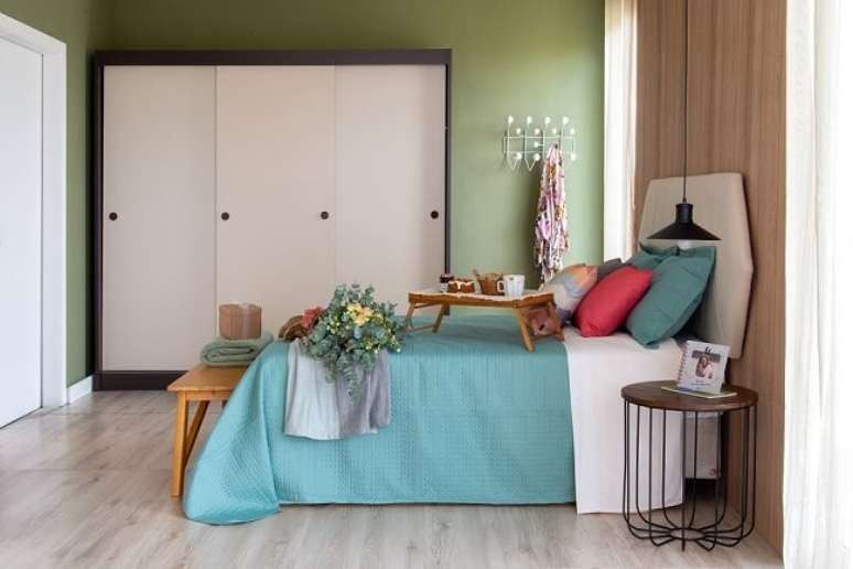 5. Tendências para quartos em 2021: cores de tinta ou papel de parede podem trazer um toque especial para o dormitório. Fonte: Pinterest