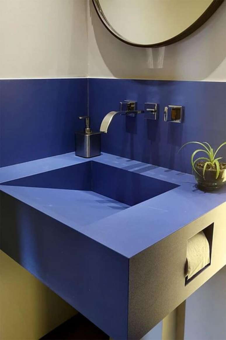 5. Cuba azul esculpida com espaço para papel higienico – Via: Limão nagua