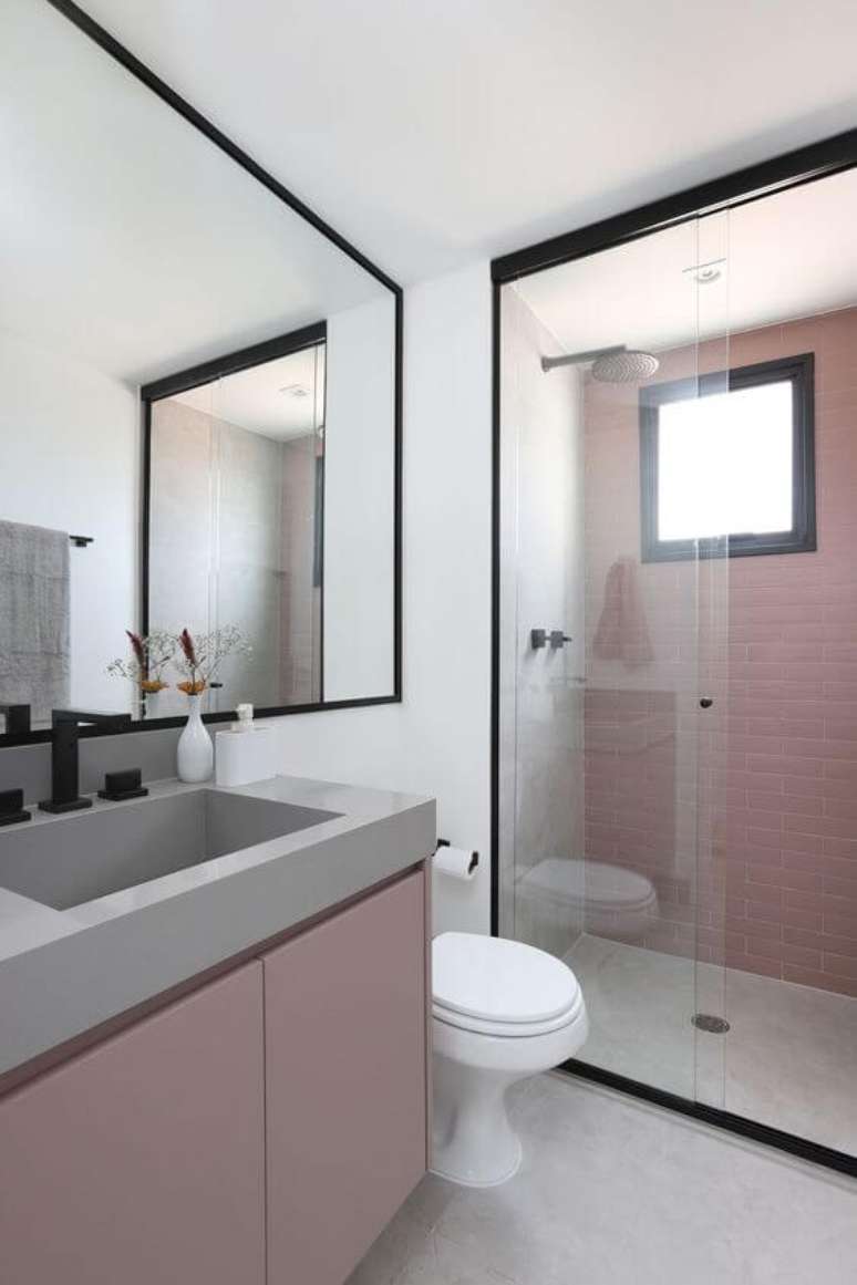 28. Banheiro rosa e cinza – Via: Casa Vogue