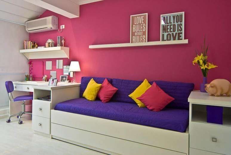 19. Decora&ccedil;&atilde;o colorida para quarto de adolescente feminino simples &ndash; Foto: Carolina Daniellan