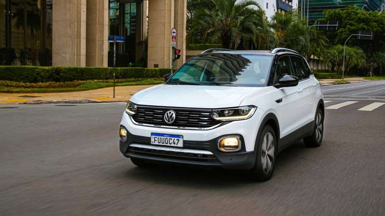 L&iacute;der de vendas em 2020, o Volkswagen T-Cross deve ganhar apenas novidades pontuais em 2021, como o ACC e o novo logotipo da marca, que estrearam no Nivus. 
