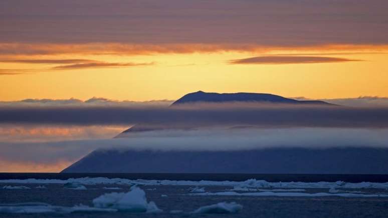 Depois da solid&atilde;o absoluta na ilha, veio o ass&eacute;dio avassalador da imprensa