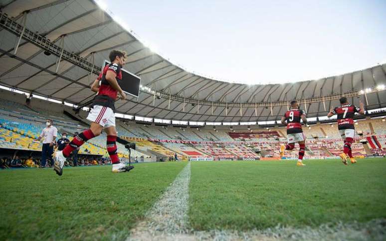 Flamengo divulga lista de relacionados com volta de Rodrigo Caio