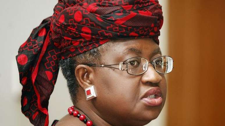 Ministra das Finanças da Nigéria por duas vezes e ex-número 2 do Banco Mundial, Ngozi Okonjo-Iweala será primeira mulher e primeira africana a chefiar a Organização Mundial do Comércio (OMC)