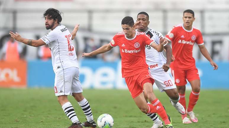 Partida entre Vasco e Internacional teve lance polêmico evolvendo o VAR (Ricardo Duarte / Internacional)