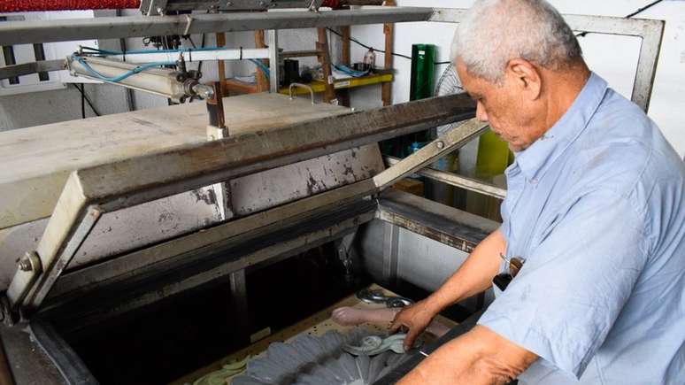 Seu Tonico trabalhava havia muitos anos no barracão da Grande Rio