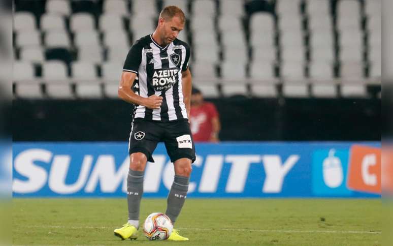 Joel Carli em ação pelo Botafogo (Foto: Vitor Silva/Botafogo)