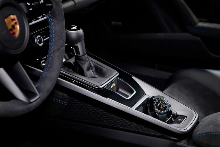 Como opcional, o novo 911 GT3 pode ser equipado com um câmbio manual de seis marchas. 