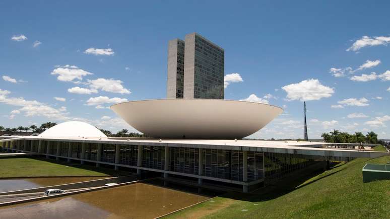 Plenário da Câmara dos Deputados vai decidir se Daniel Silveira permanecerá preso