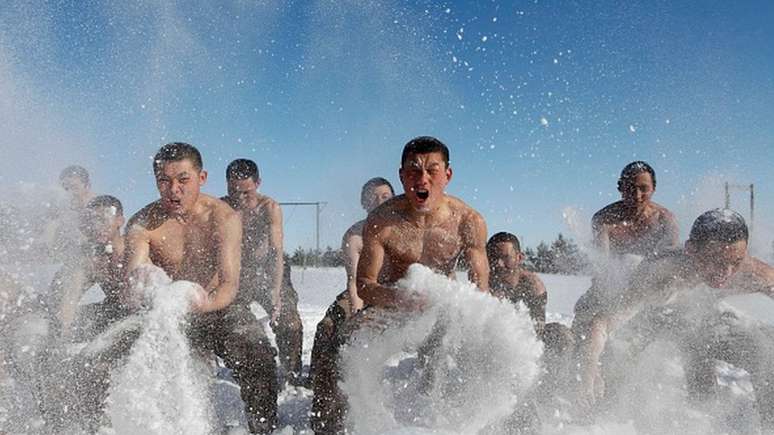 Embora a China queira que os jovens optem por ser soldados, essa não é a ambição de todos