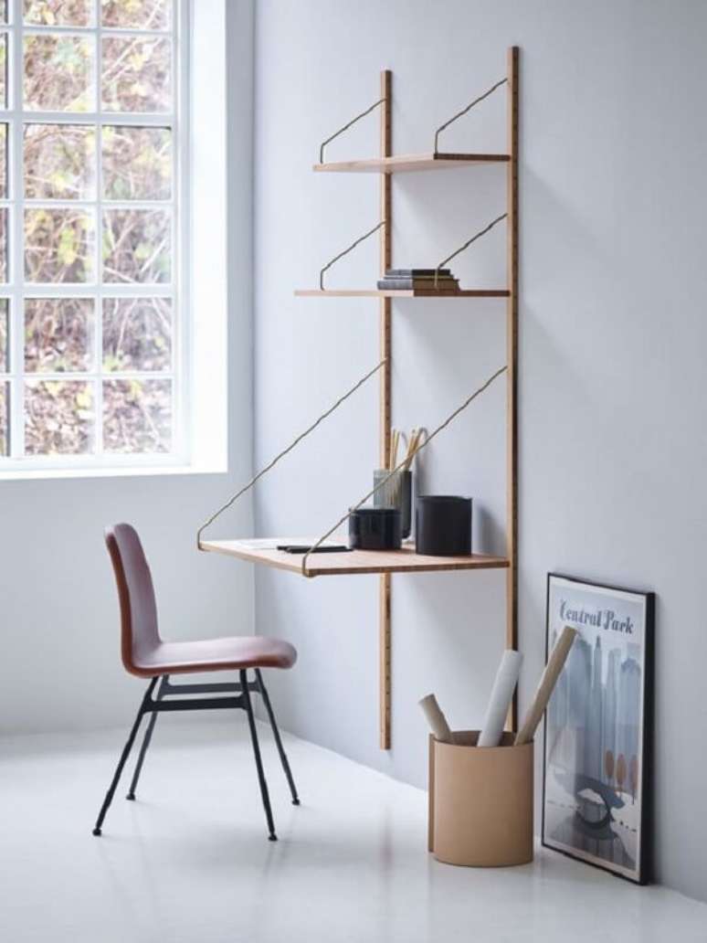 38. Escrivaninha de madeira com design minimalista. Fonte: Apartment Therapy