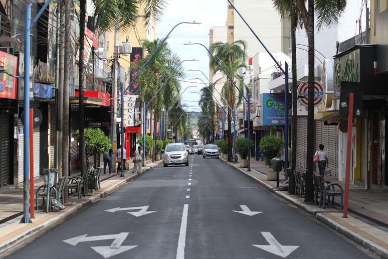 Após 'lockdown total', Araraquara não registra mortes pela covid no dia em que o Estado bate recorde