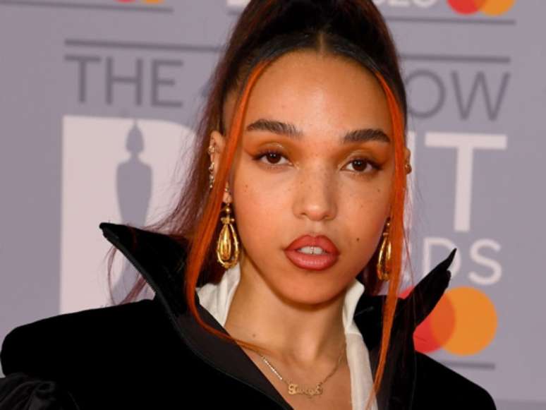 FKA Twigs dá mais detalhes dos abusos de Shia LaBeouf