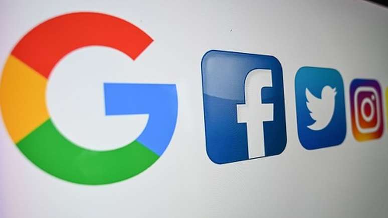 Inicialmente Facebook e Google se opuseram fortemente à lei de pagamento por notícias proposta pelo governo australiano