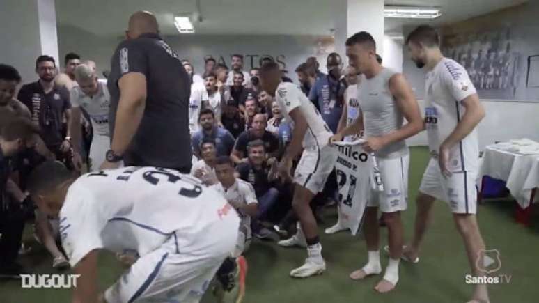 Santos venceu o Corinthins e ficou perto de vaga na Copa Libertadores (Foto: Reprodução/Dugout)