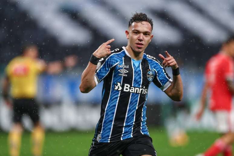 Pepê defenderá o Porto a partir de julho deste ano (Foto: Lucas Uebel / Grêmio)