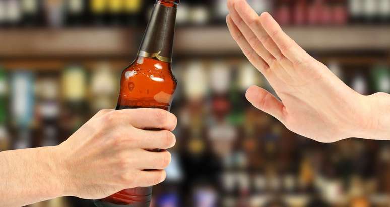 Álcool é um dos alimentos que ajuda a aumentar o estresse