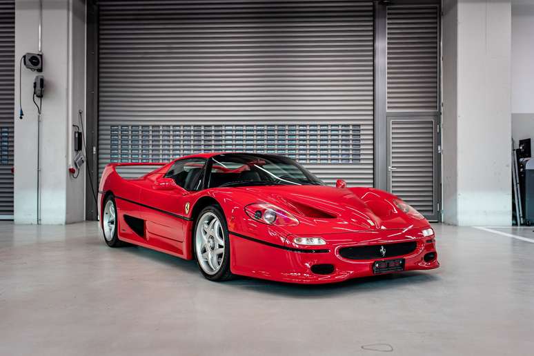 Um dos modelos de Ferrari que o alemão colocou à venda 
