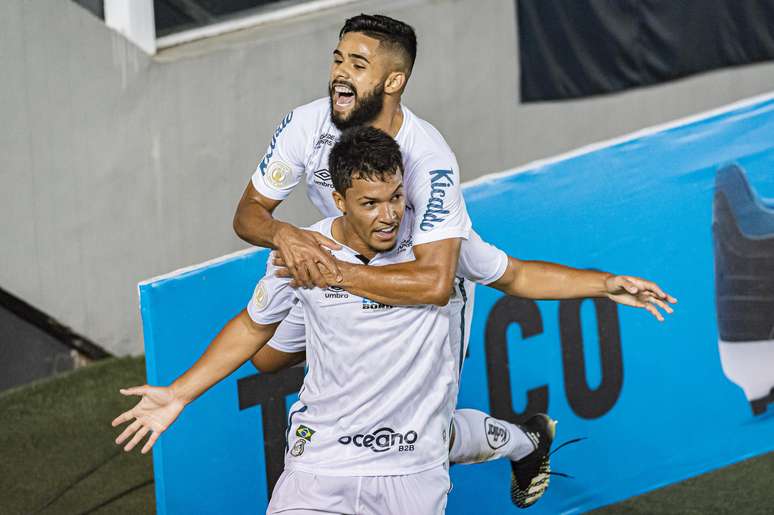 Santos empata com Fluminense e garante vaga na Libertadores