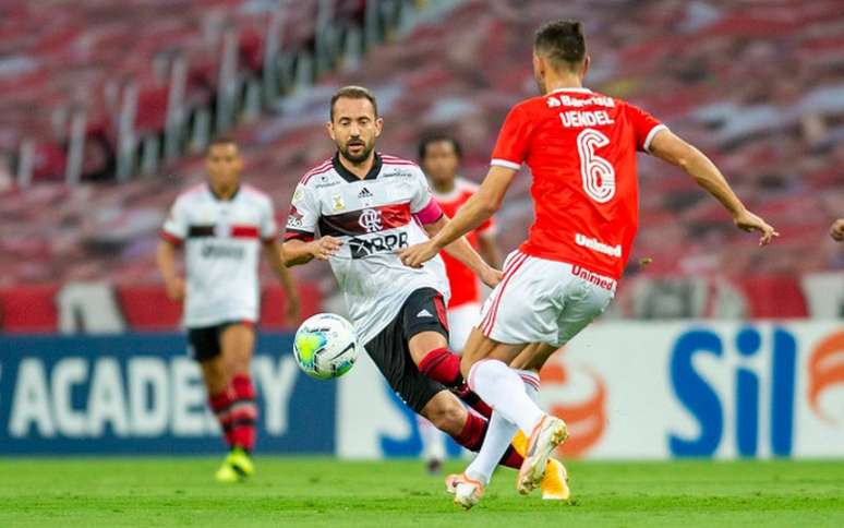 Everton Ribeiro foi o autor do gol de empate no Beira-Rio (Foto: Marcelo Cortes/Flamengo)