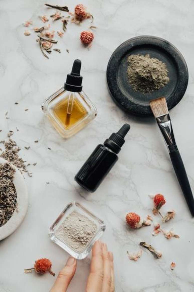 Veja como a terapia alternativa com aromas pode promover bem estar na sua vida -