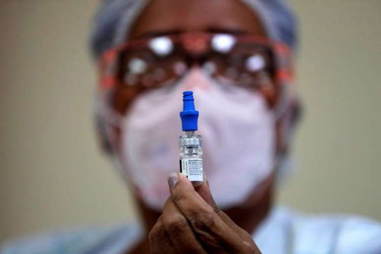 Vacina da Pfizer não precisa ser armazenada em temperaturas extremas