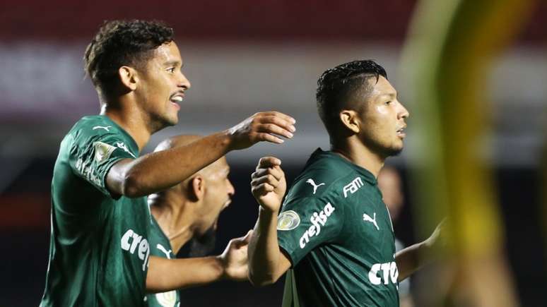 Rony comemora gol de empate contra o São Paulo no Morumbi (Foto: Fabio Menotti/Palmeiras)