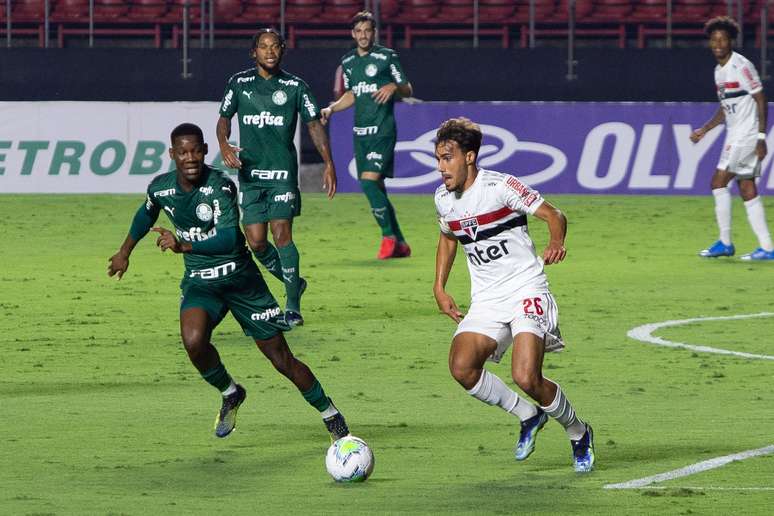 Palmeiras empata no fim e encerra sonho de título do São Paulo