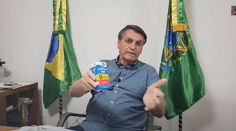 Presidente Jair Bolsonaro é um defensor da cloroquina contra a covid-19; o remédio não tem comprovação científica 