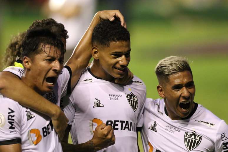 Lance durante partida entre Sport e Atlético-MG, válida pelo campeonato brasileiro da Série A, no estádio da Ilha do Retiro em Recife (PE), neste domingo (21)