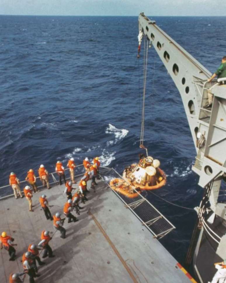 Uma opera&ccedil;&atilde;o tit&acirc;nica foi realizada para resgatar os astronautas, mas havia riscos