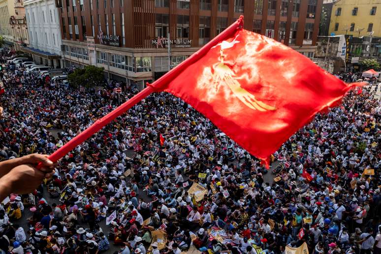 Protesto contra o golpe militar em Mianmar
17/02/2020
REUTERS/Stringer